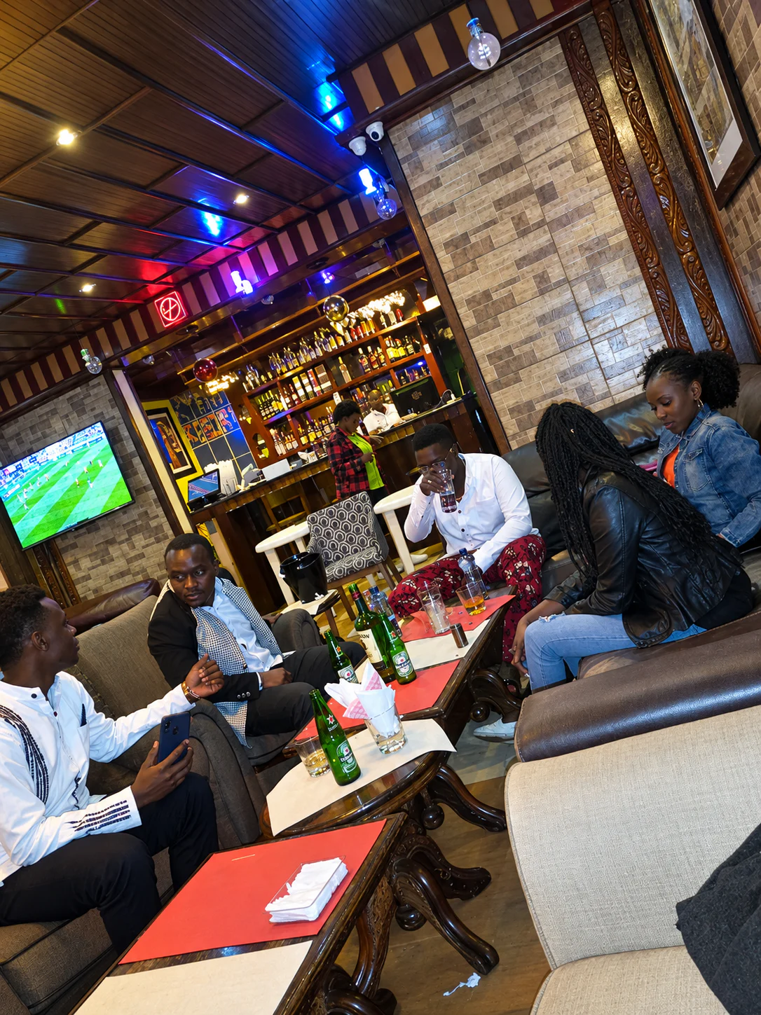 Kyeni Bar & Restaurant